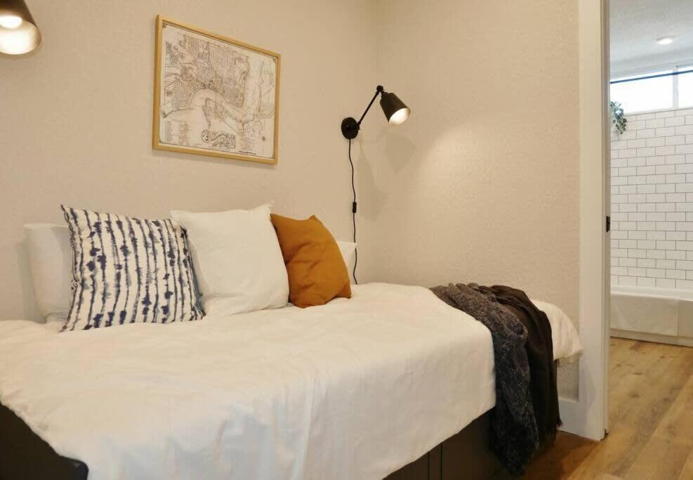 Hip Container Apt - 5 Min Walk To Tiaa Bank ジャクソンビル エクステリア 写真