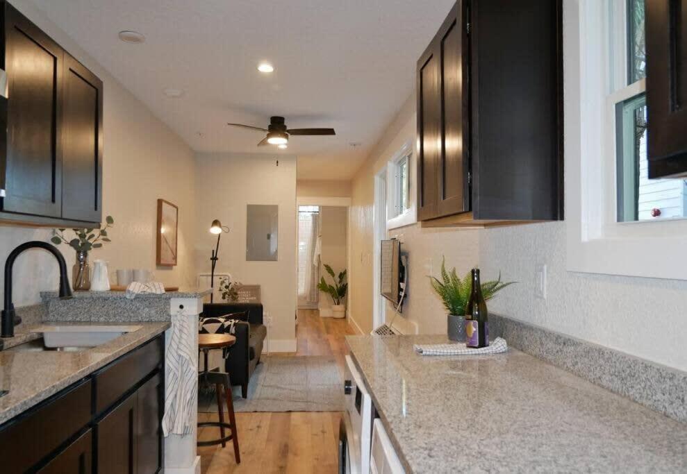 Hip Container Apt - 5 Min Walk To Tiaa Bank ジャクソンビル エクステリア 写真